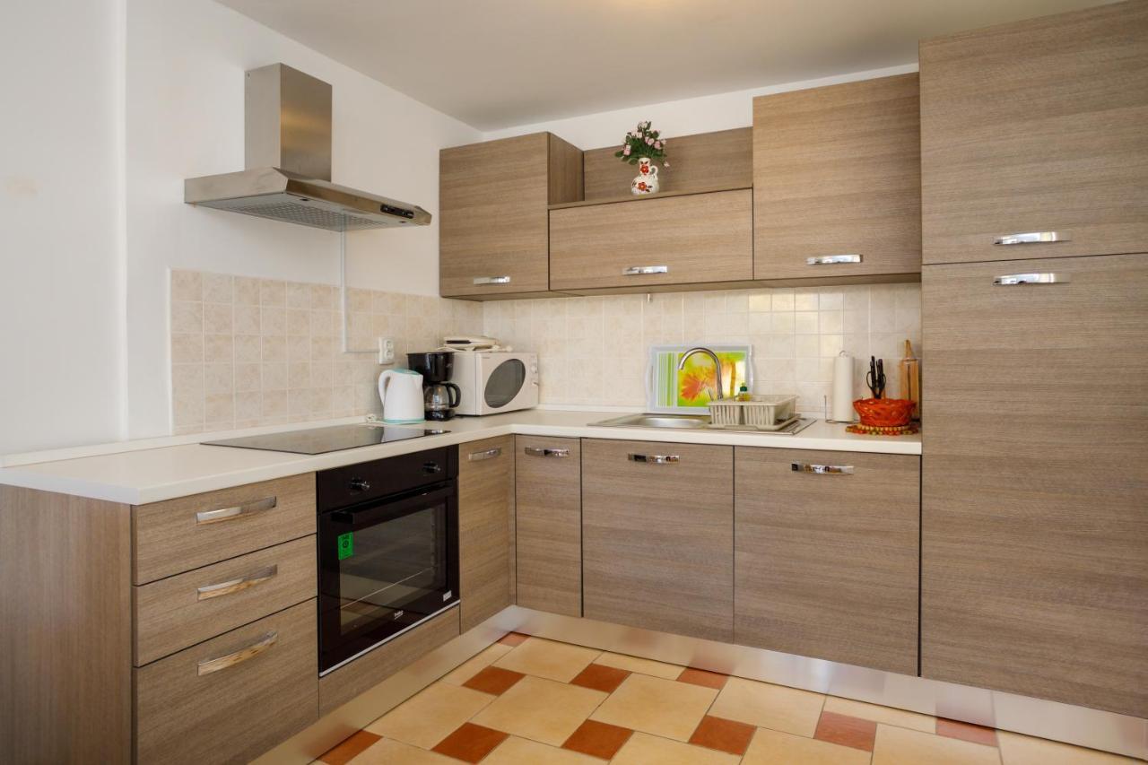 Apartmani Bakran Krk Town Buitenkant foto