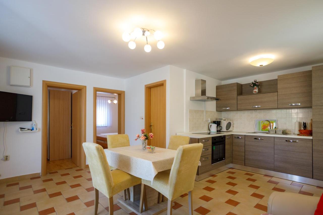 Apartmani Bakran Krk Town Buitenkant foto
